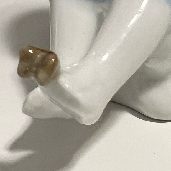 GEROLD PORZELLAN BAVARIA WEST GERMANY GIRL WITH BUTTERFLY FIGURINE - Picture 4 of 12